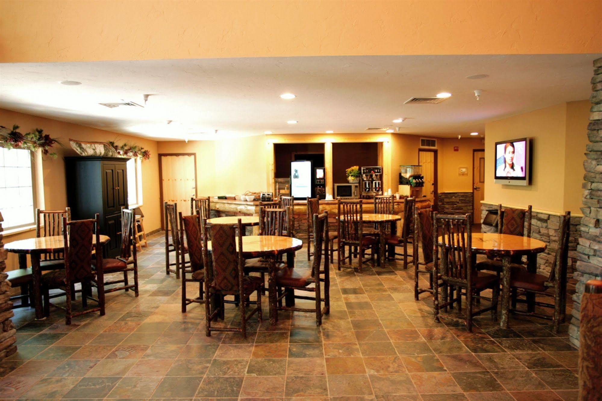 Whitefish Lodge And Suites Cross Lake Zewnętrze zdjęcie
